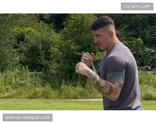 汤姆·阿斯皮纳尔眼伤未愈，每日需滴32次眼药水仍受复视困扰